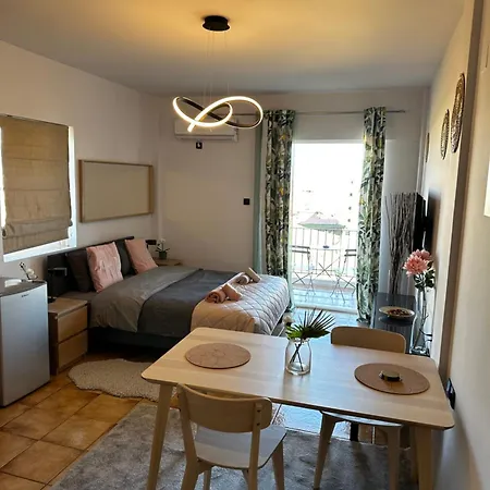 Νεάπολη Apartment Larissa Exterior photo