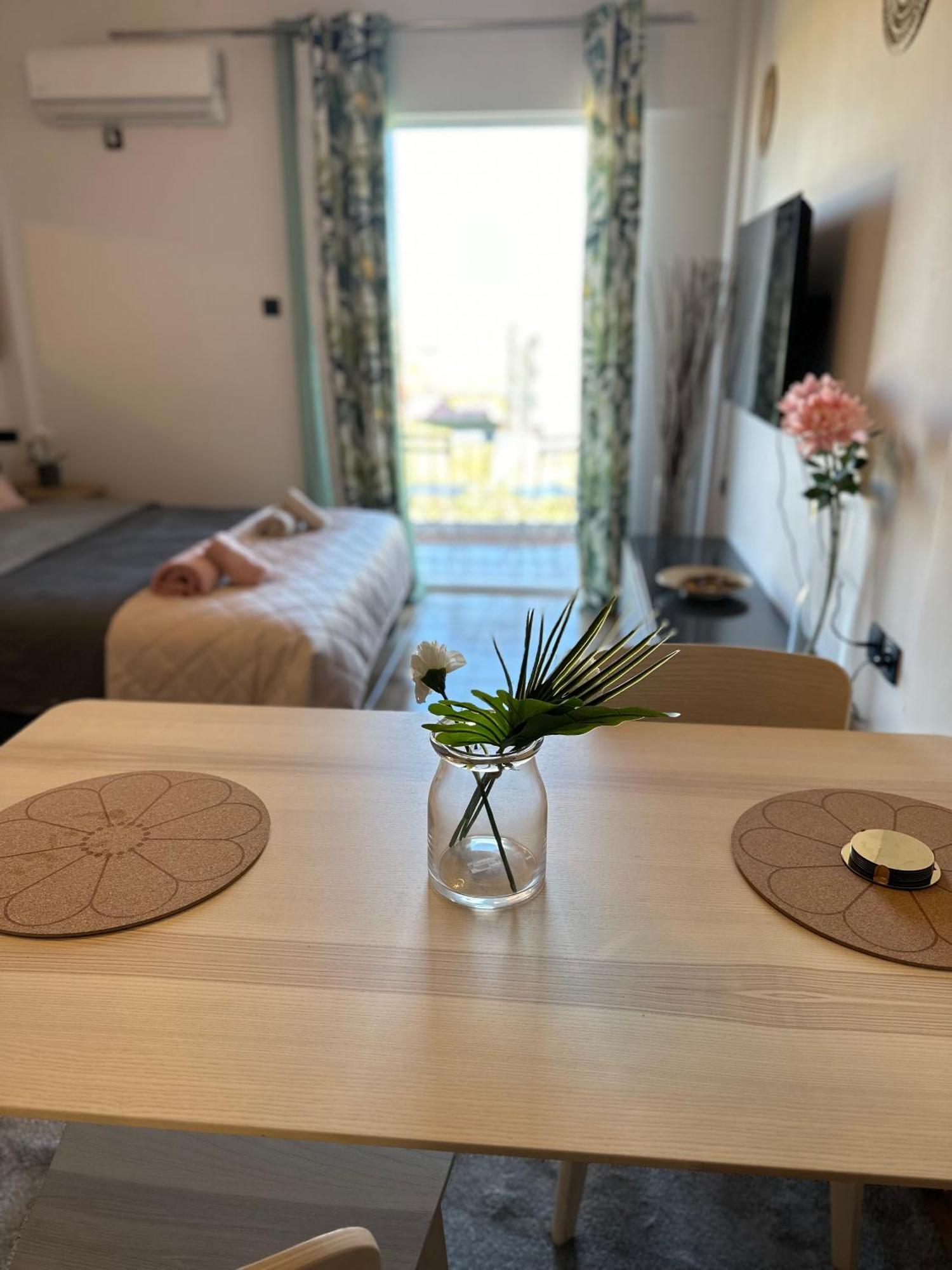 νεάπολη Apartment *